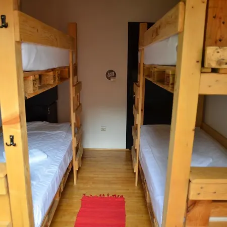 Eco Republik Hostel *